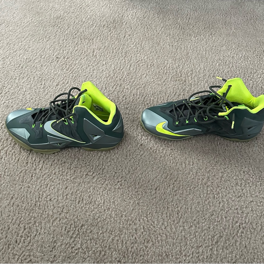Original Nike Lebron James 11